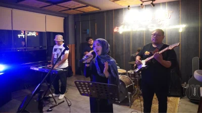 Musisi Jazz Surabaya, Sidoarjo & Gresik Bersatu di Jazz Up Aston Inn Jemursari